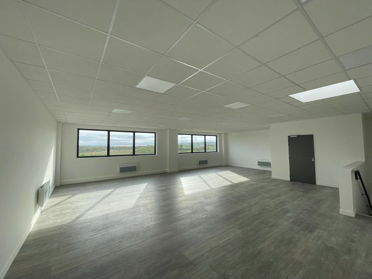 Local d'activité Flins-sur-Seine 381m² Vente local d'activité Flins-sur-Seine Yvelines OVACT2422183 1